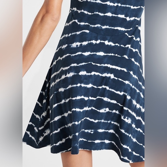 Athleta Santorini Thera Tie Dye Stripe Dress Navy Blue Small Athleisure Midi Fit - Picture 2 of 7
